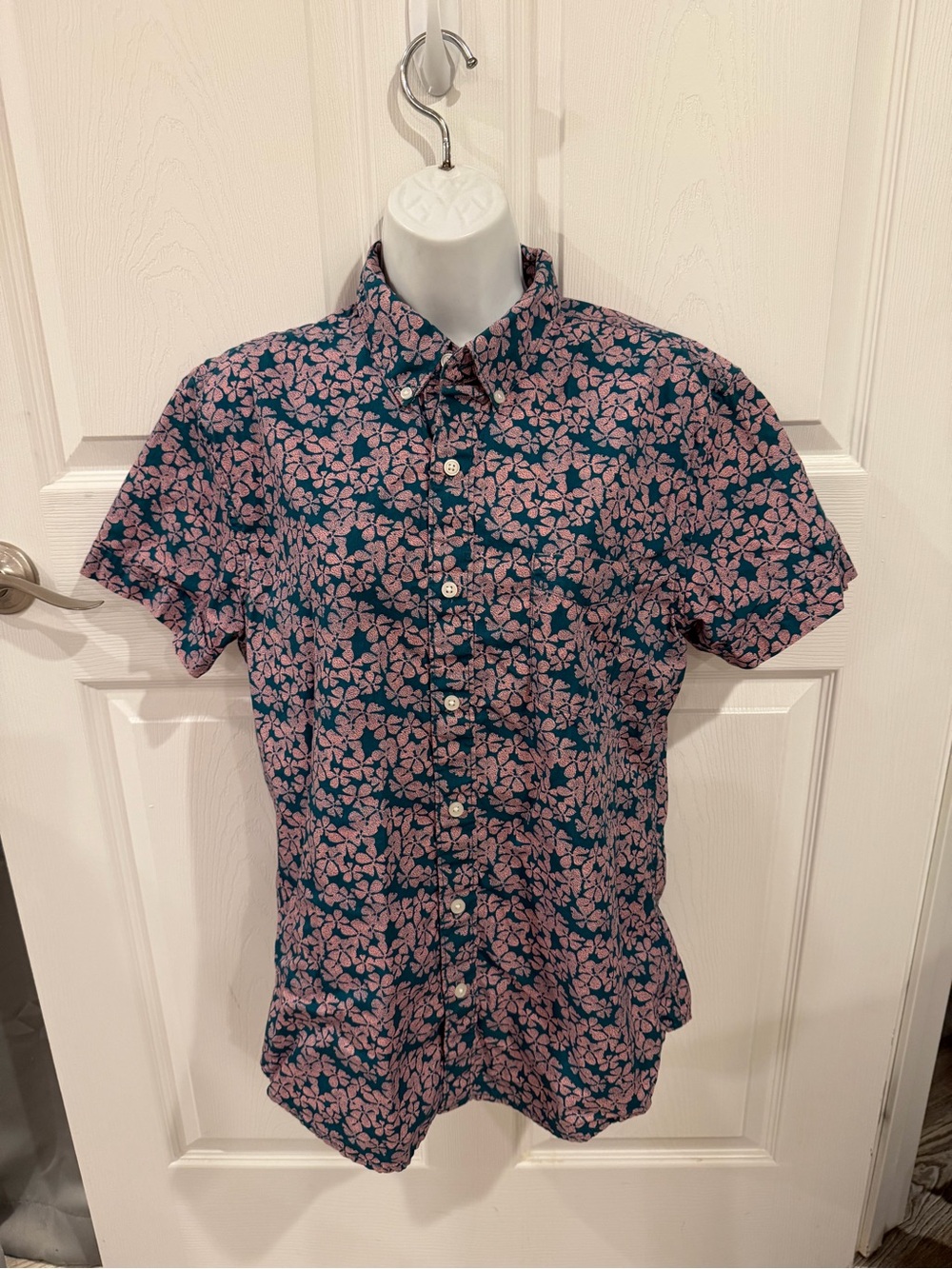 Arizona Jean Company Pink Floral Button-Down Shirt on Teal